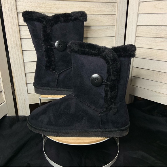 Fashion Apparel and Accessories Black Faux Suede Fleece Lined Winter Boots - Picture 4 of 11